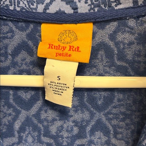 Ruby Rd. Blue Patterned Petite Top - Picture 2 of 5